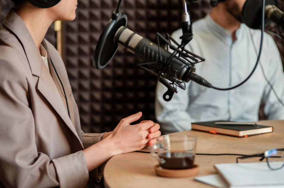 Najlepšie marketingové podcasty 2025